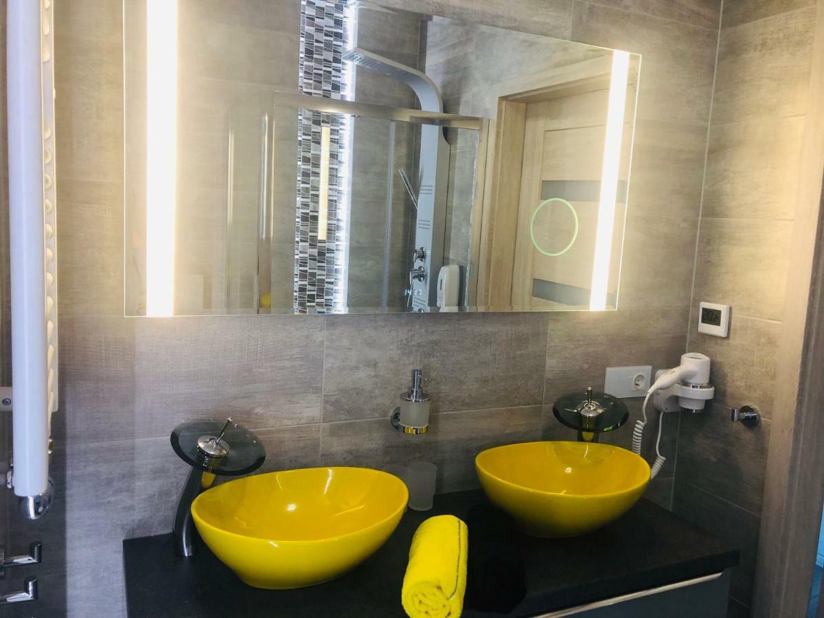 Apartament Elegance Yellow Rewal Eksteriør billede